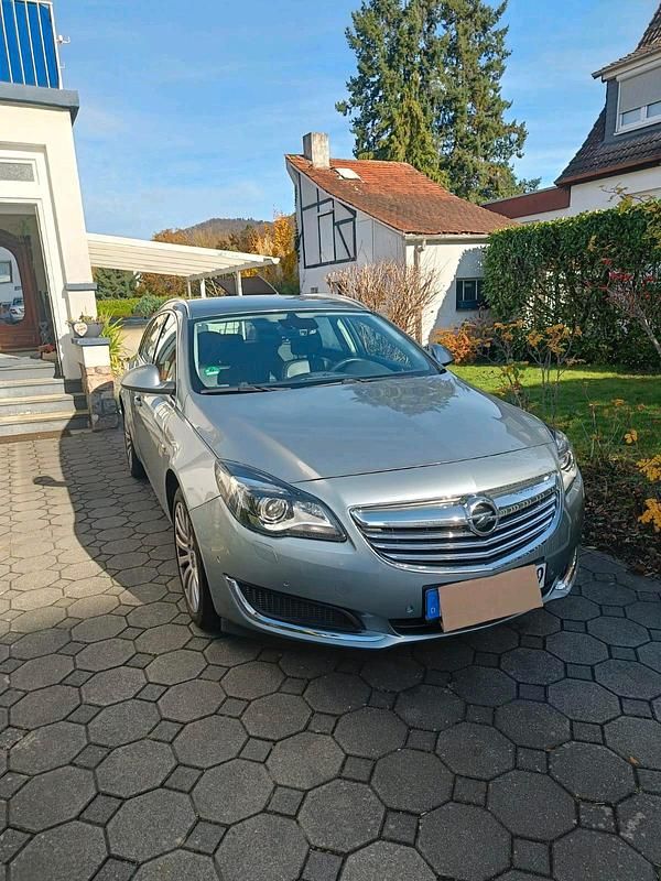 Grau Gebraucht 2014 Opel Insignia Sport Kombi | 13.000 € (Teuer) - Bild 1/4