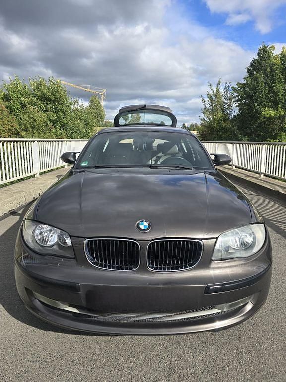 Gebraucht BMW 118 143 PS (105 kW) 2007 Braun Kleinwagen