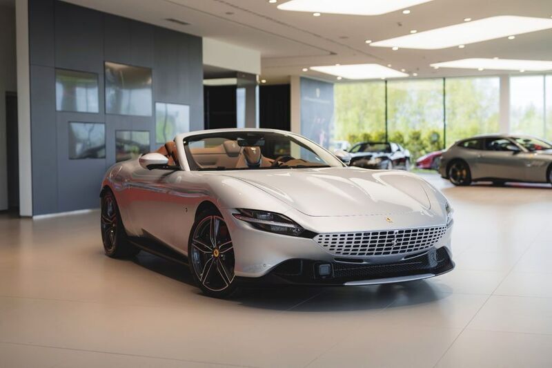 Gebraucht Ferrari Roma 620 PS (456 kW) 2024 Silber Coupé