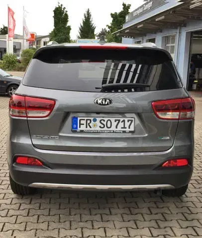 Gebraucht Kia Sorento Spirit 200 PS (147 kW) 2017 Andere farbe metallic SUV