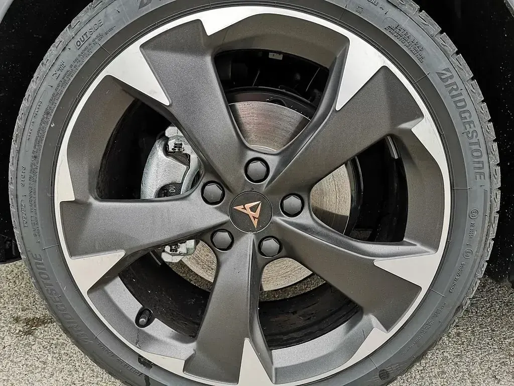 Neu Cupra Leon 150 PS (110 kW) 2026 Midnightschwarz metallic Kombi