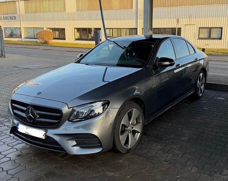 Gebraucht Mercedes E350 AMG 258 PS (189 kW) 2016 Grau Limousine