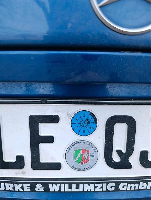 Blau Gebraucht 2001 Mercedes C180 Limousine | 1.200 € (Superpreis) - Bild 1/4