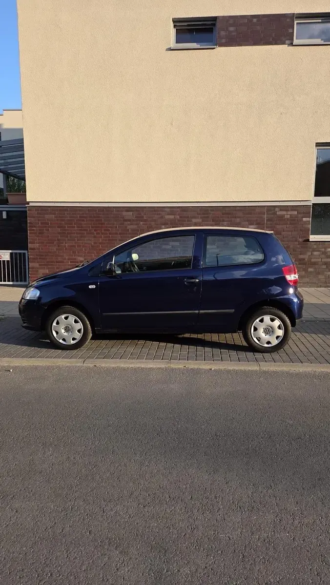 Gebraucht VW Fox 54 PS (39 kW) 2006 Blau Kleinwagen