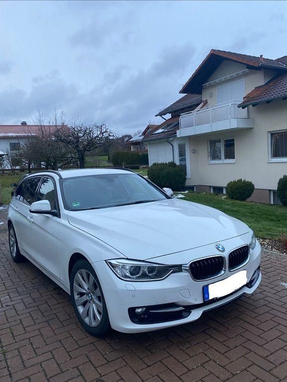 Gebraucht BMW 320 Sport Line 184 PS (135 kW) 2014 Weiß Kombi