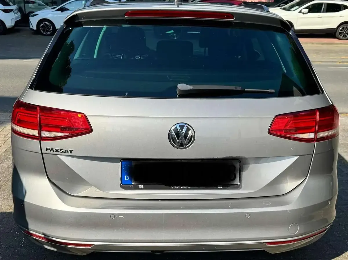 Gebraucht VW Passat Comfortline 150 PS (110 kW) 2016 Tungsten silver Kombi