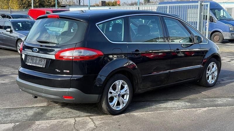 Gebraucht Ford S-MAX Titanium 140 PS (102 kW) 2010 Schwarz Van / Kleinbus