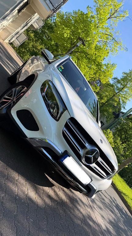 Gebraucht Mercedes GLC220 AMG line 170 PS (125 kW) 2018 Weiß SUV