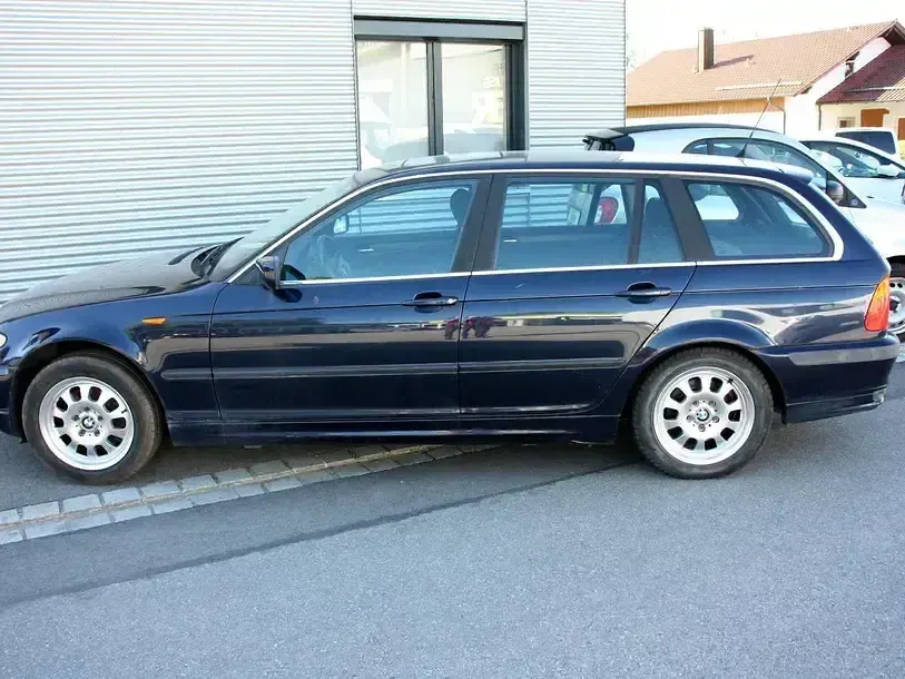 Gebraucht BMW 320 170 PS (125 kW) 2002 Blau