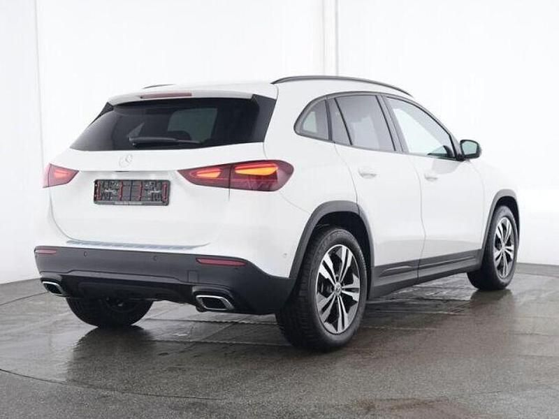 Gebraucht Mercedes GLA200 Progressive 150 PS (110 kW) 2024 Weiss SUV