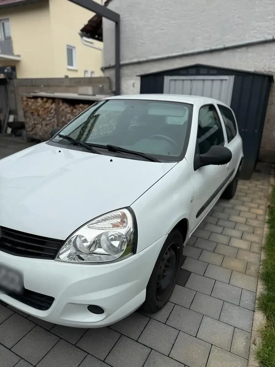 Gebraucht Renault Clio 58 PS (42 kW) 2010 Weiß Kleinwagen