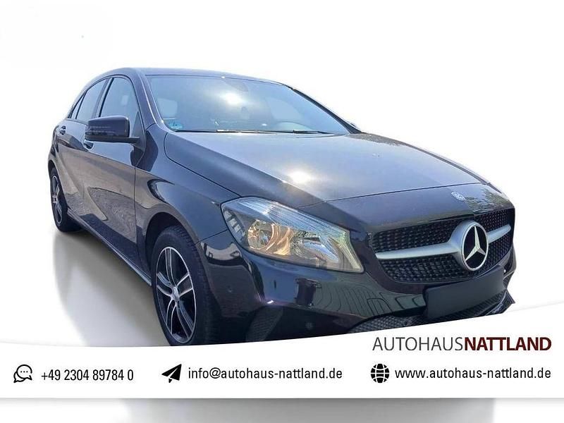 Nachtschwarz Gebraucht 2016 Mercedes A160 Limousine | 13.650 € (Guter Preis) - Bild 1/4