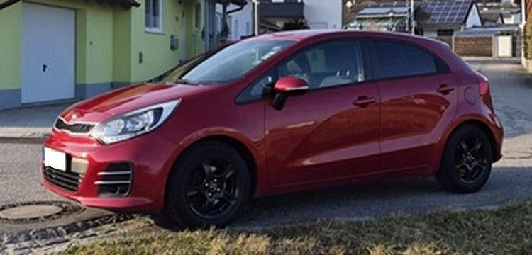 Gebraucht Kia Rio DREAM-TEAM Edition 109 PS (80 kW) 2016 Rot Kleinwagen