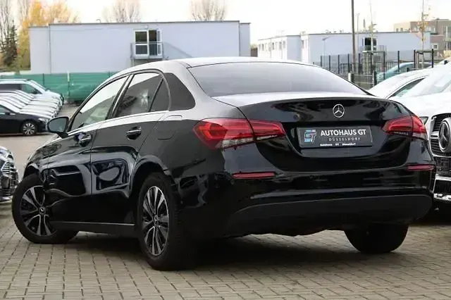 Gebraucht Mercedes A200 150 PS (110 kW) 2022 Schwarz Limousine