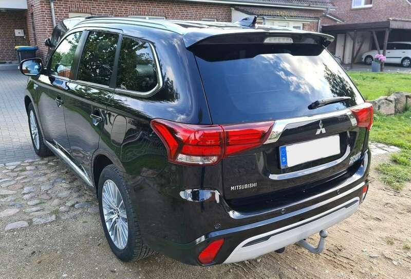 Verkauft Mitsubishi Outlander 2.4 4WD ., gebraucht 2019, 66.389 km in ...