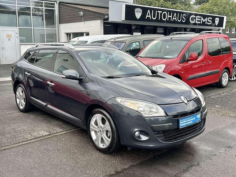 Grau Gebraucht 2010 Renault Mégane GrandTour Dynamique Kombi | 4.490 € (Fairer Preis) - Bild 1/4