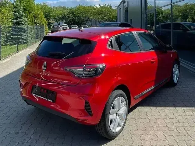 Gebraucht Renault Clio V Evolution 108 PS (79 kW) 2025 Rot Limousine