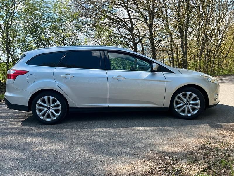 Second-hand Ford Focus Titanium 150 CP (110 kW) 2012 Gri Break