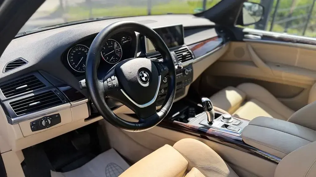 Używany BMW X5 Performance 355 KM (261 kW) 2009 Czarny SUV