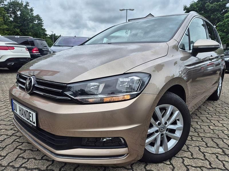 Gebraucht VW Touran Highline 150 PS (110 kW) 2018 Titanium beige Van / Kleinbus