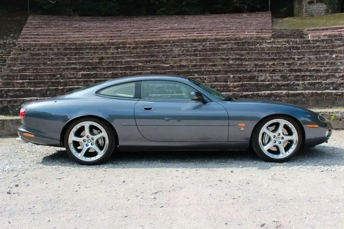 Gebraucht Jaguar XKR 396 PS (291 kW) 2002 Grau Coupé