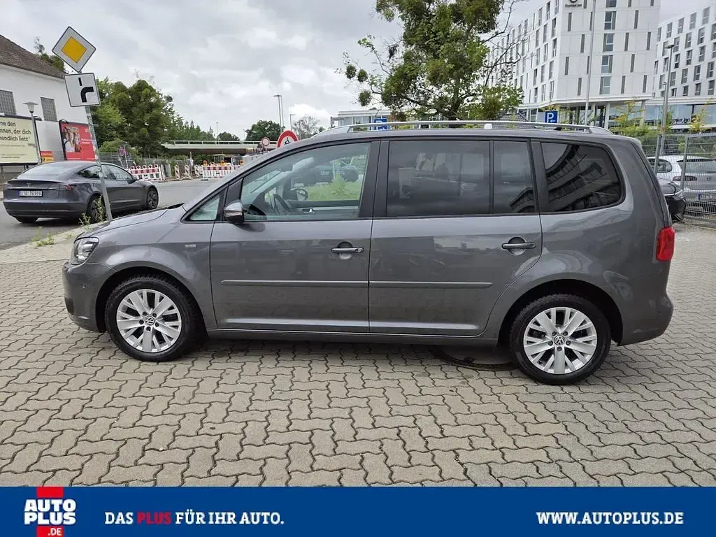 Gebraucht VW Touran Life 140 PS (102 kW) 2013 Grau Van / Kleinbus