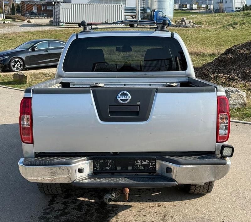 Gebraucht Nissan Navara 171 PS (125 kW) 2009 Silber Pickup