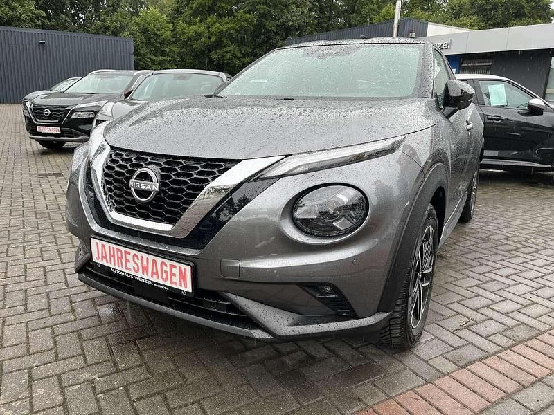 Dark grey/black Gebraucht 2024 Nissan Juke N-Connecta SUV | 22.990 € (Fairer Preis) - Bild 1/4