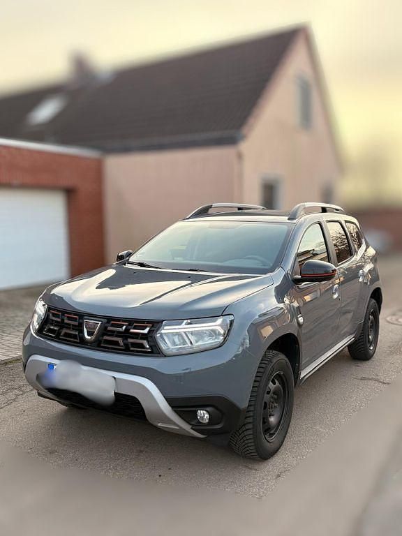 Grau Gebraucht 2022 Dacia Duster Extreme SUV | 14.500 € (Guter Preis) - Bild 1/4