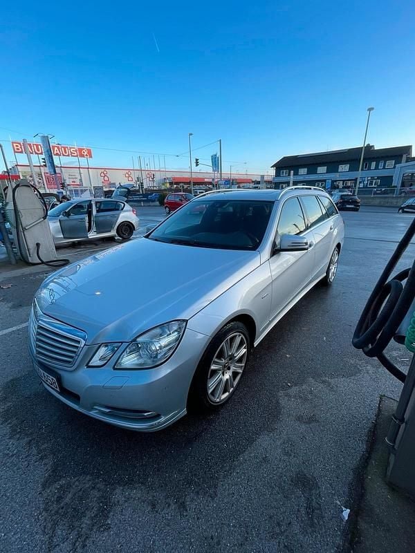 Gebraucht Mercedes E350 265 PS (194 kW) 2012 Silber Kombi