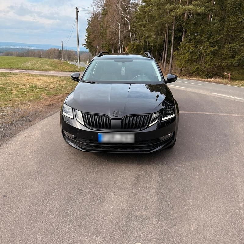 Second-hand Skoda Octavia Ambition 150 CP (110 kW) 2019 Negru Break