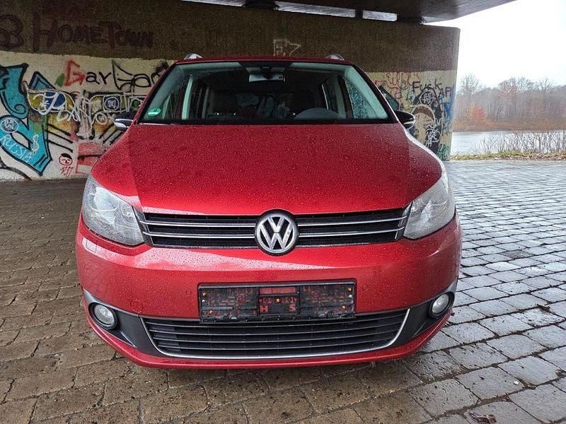 Gebraucht VW Touran Style 140 PS (102 kW) 2012 Rot Van / Kleinbus