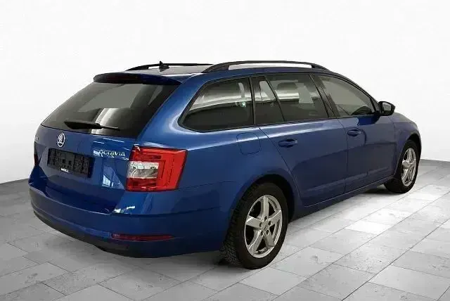 Gebraucht Skoda Octavia Style 150 PS (110 kW) 2020 Modra race/race blue (metallic) Kombi