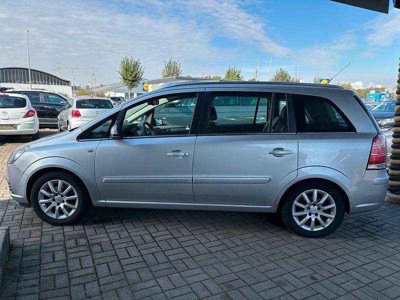 Gebraucht Opel Zafira Cosmo 140 PS (102 kW) 2007 Silber Van / Kleinbus
