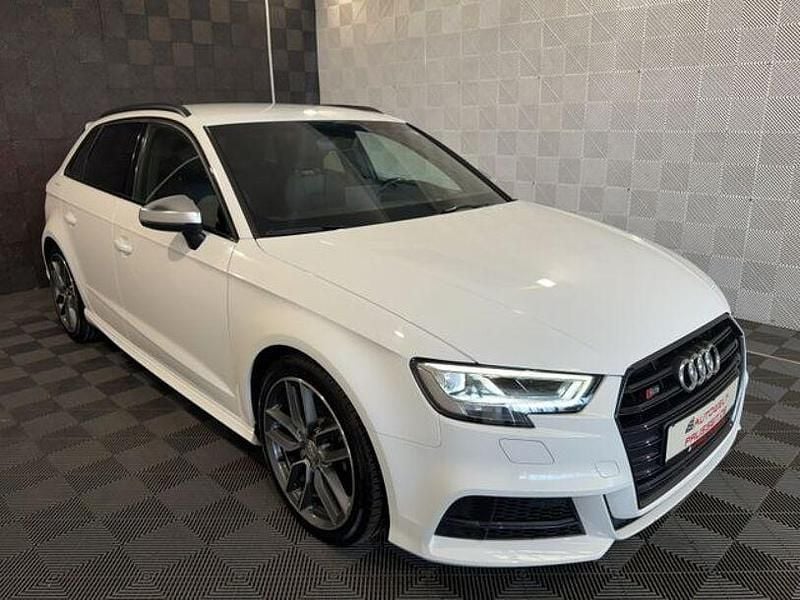 Weiß Gebraucht 2019 Audi S3 Exclusive Limousine | 30.840 € (Fairer Preis) - Bild 1/4
