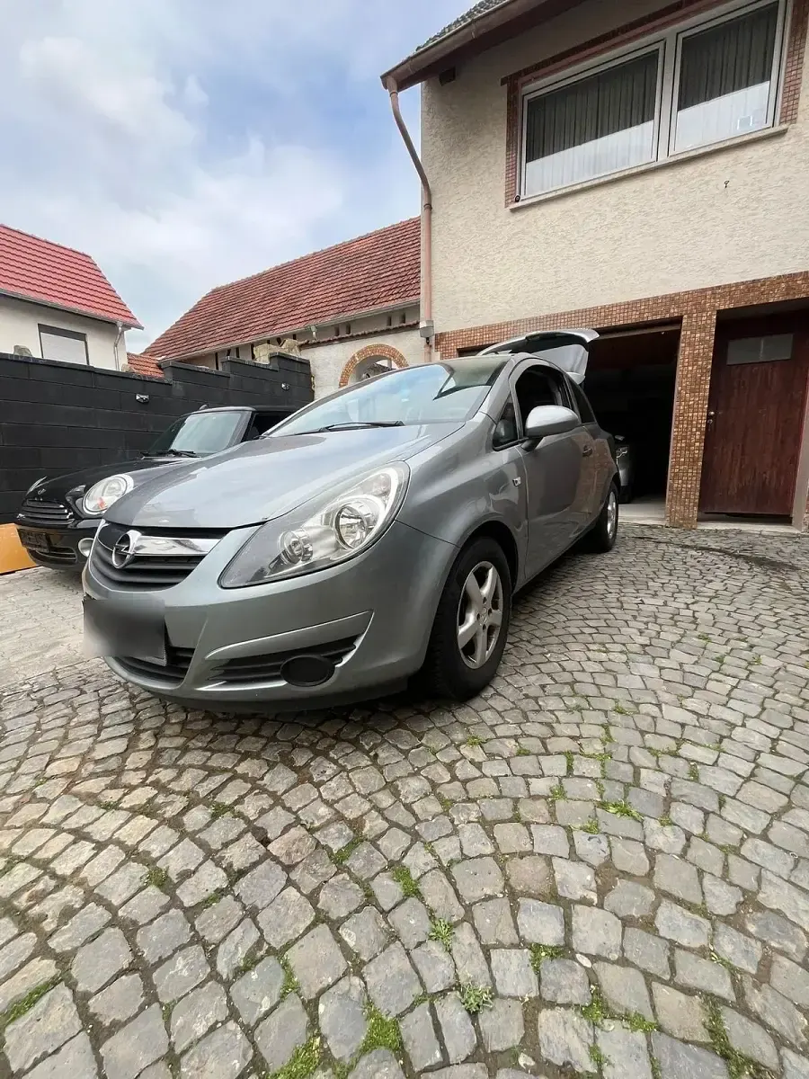 Gebraucht Opel Corsa 87 PS (63 kW) 2010 Silber Kleinwagen