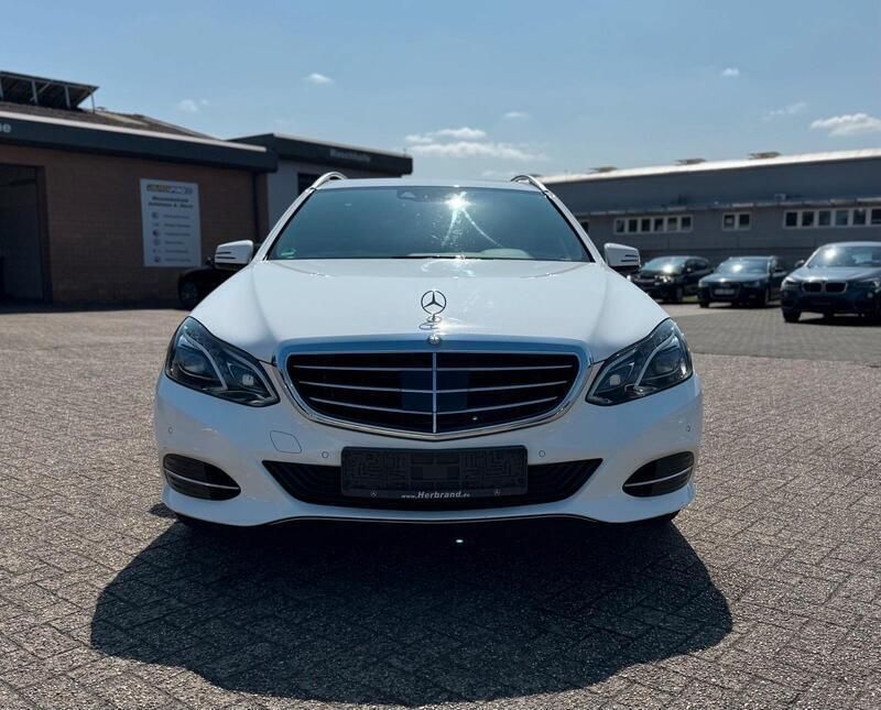 Weiß Gebraucht 2013 Mercedes E220 Kombi | 13.800 € (Etwas zu teuer) - Bild 1/4