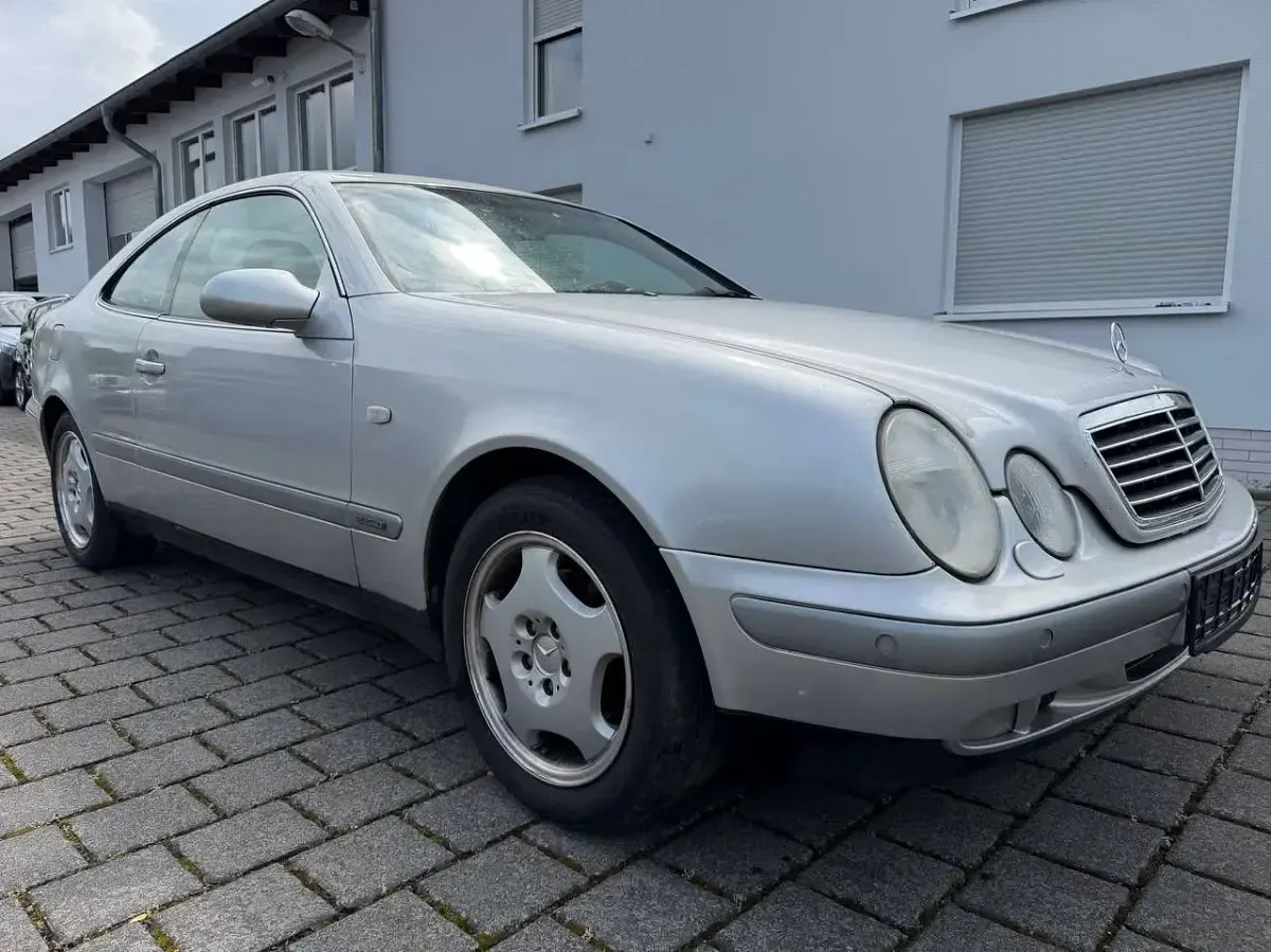 Gebraucht Mercedes CLK320 Elegance 218 PS (160 kW) 1999 Silber Coupé