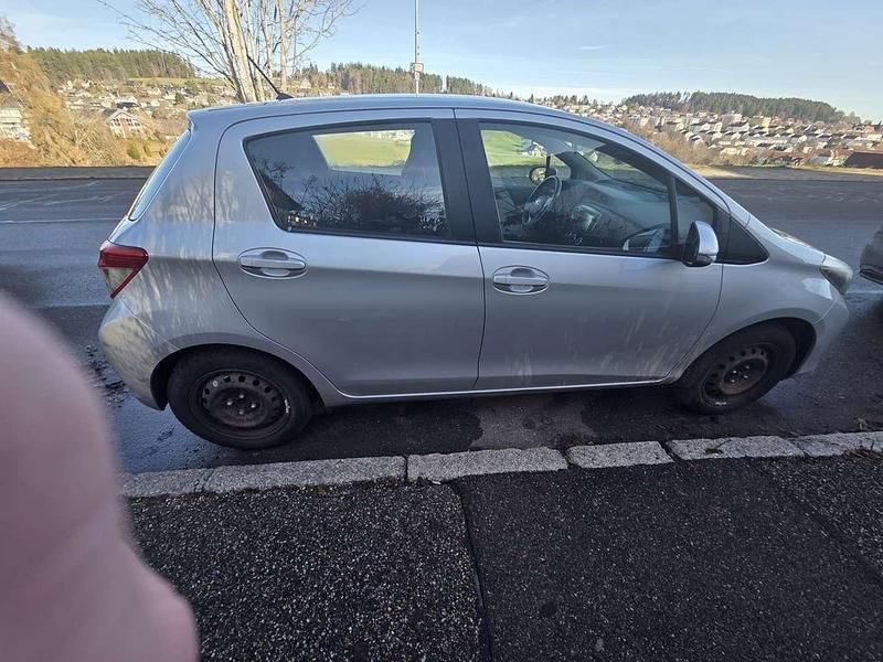 Gebraucht Toyota Yaris Edition 99 PS (72 kW) 2011 Limousine