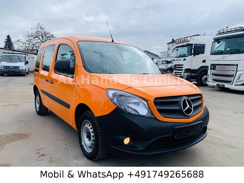 Gebraucht Mercedes Citan 111 110 PS (80 kW) 2014 Tieforange Van / Kleinbus