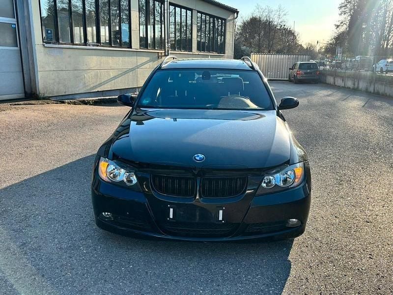 Second-hand BMW 320 Performance 163 CP (119 kW) 2006 Negru Break