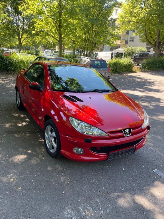Rot Gebraucht 2004 Peugeot 206 CC Cabrio | 2.600 € (Fairer Preis) - Bild 1/4
