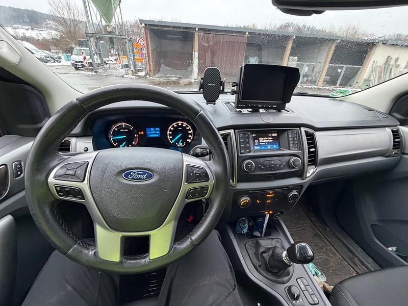 Gebraucht Ford Ranger 160 PS (117 kW) 2018 Silber Abholung