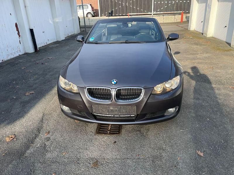 Gebraucht BMW 320 Cabriolet 170 PS (125 kW) 2007 Grau Cabrio