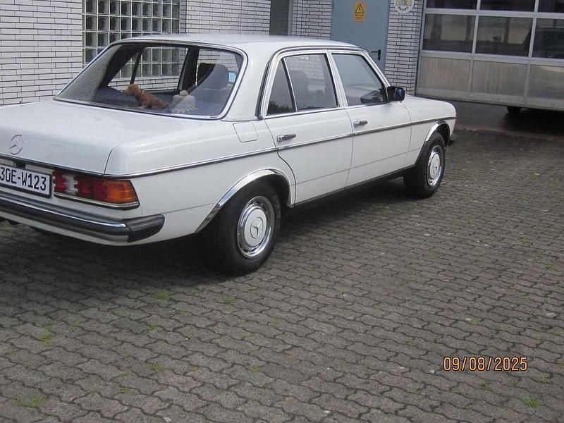 Gebraucht Mercedes E230 136 PS (100 kW) 1984 Limousine