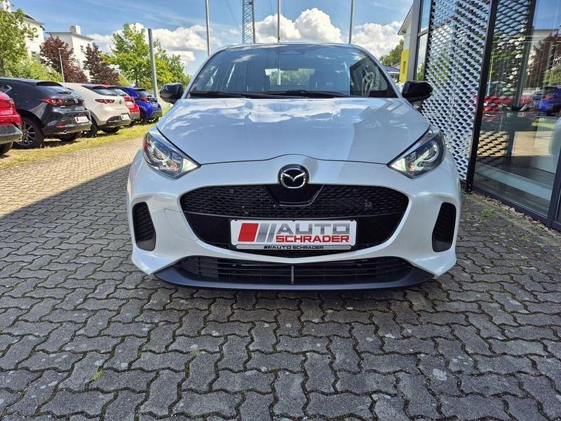 Neu Mazda 2 Exclusive-Line 116 PS (85 kW) 2025 Weiß Limousine