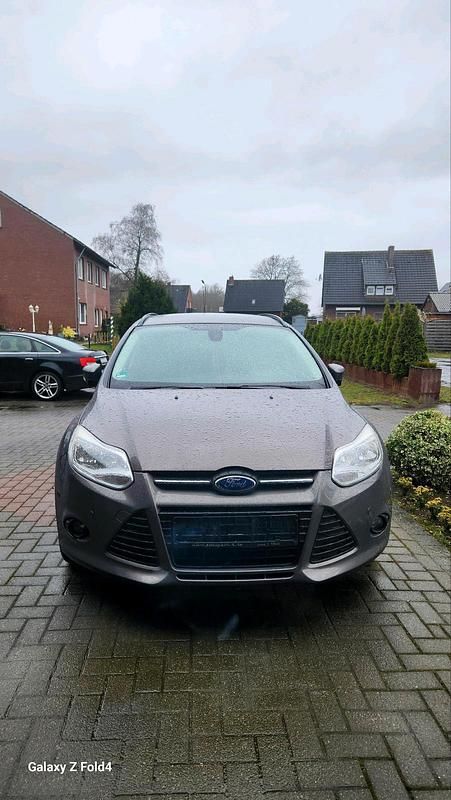 Gebraucht Ford Focus 100 PS (73 kW) 2014 Kombi
