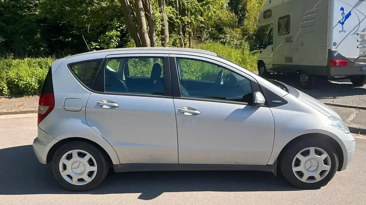 Gebraucht Mercedes A160 95 PS (69 kW) 2011 Silber Kleinwagen