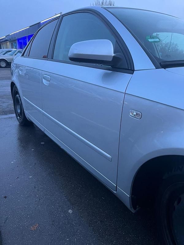 Gebraucht Audi A4 102 PS (75 kW) 2006 Silber Limousine