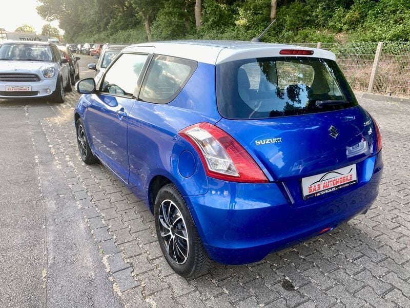 Gebraucht Suzuki Swift 94 PS (69 kW) 2014 Blau Kleinwagen
